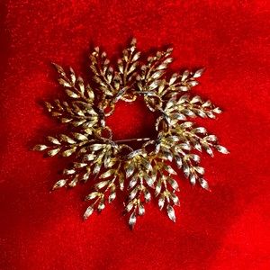 Vintage Bold Golden Interweaving Branches & Leaves Pin